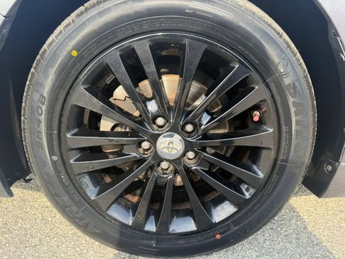 Used 2015 Toyota Avalon Limited FWD image 31