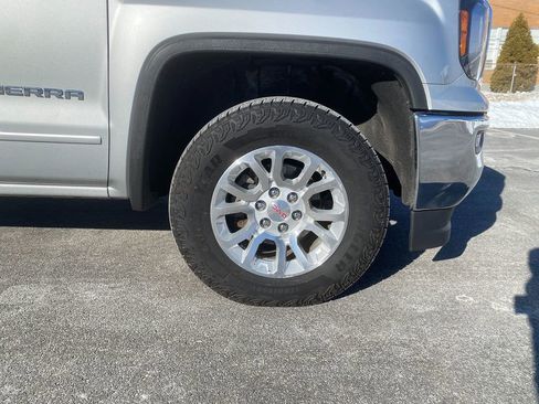 Used 2018 GMC Sierra 1500 SLE w/ SLE Value Package image 31