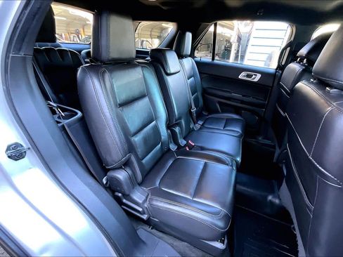 Used 2014 Ford Explorer XLT w/ Equipment Group 202A image 20