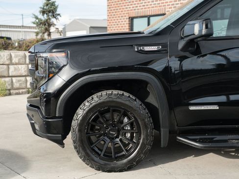 Used 2024 GMC Sierra 1500 Elevation w/ Elevation Premium Package RWD image 4