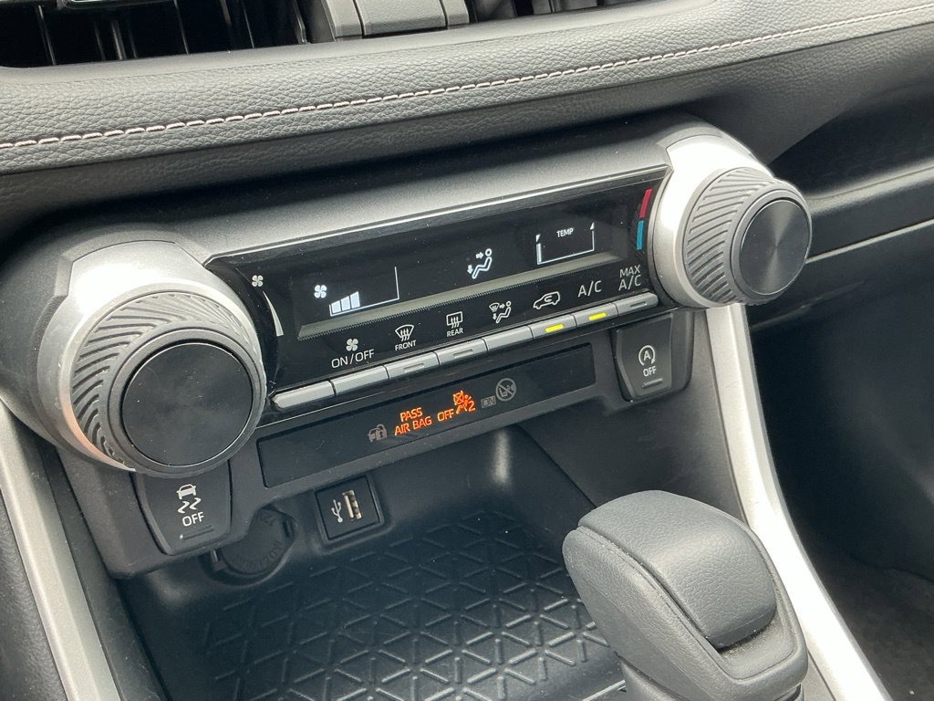 Used 2025 Toyota RAV4 LE AWD/4WD image 27