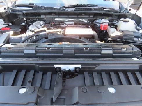 Used 2025 Chevrolet Silverado 2500 LT w/ Convenience Package AWD/4WD image 13