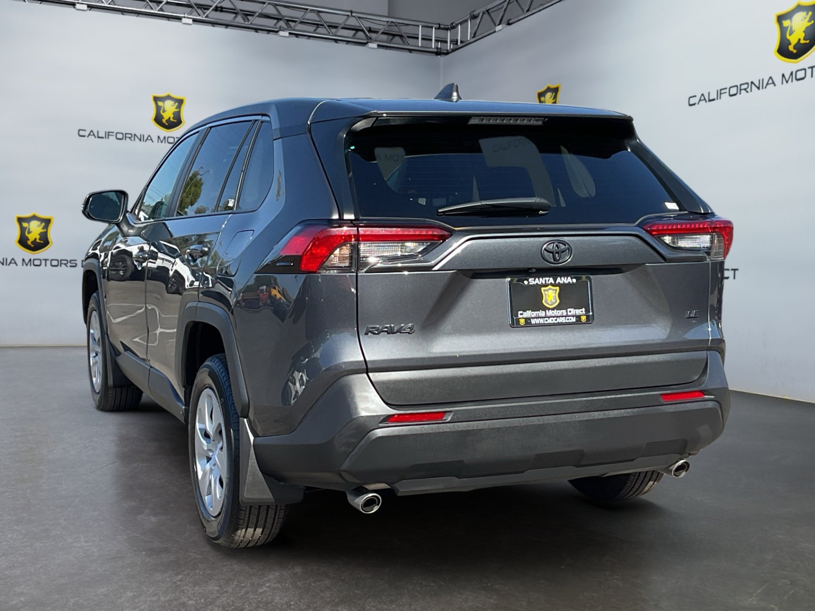 Used 2024 Toyota RAV4 LE FWD image 7