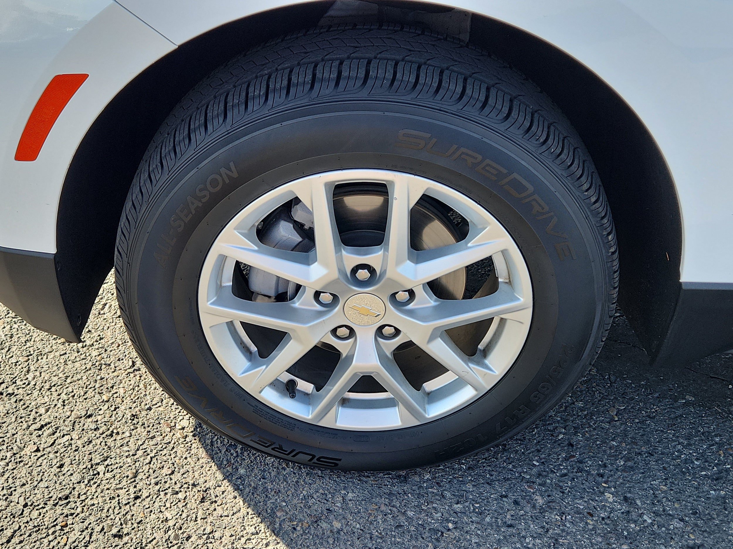 Used 2024 Chevrolet Equinox LT AWD/4WD image 7