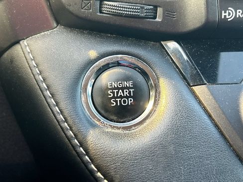 Used 2018 Toyota RAV4 XLE FWD image 18