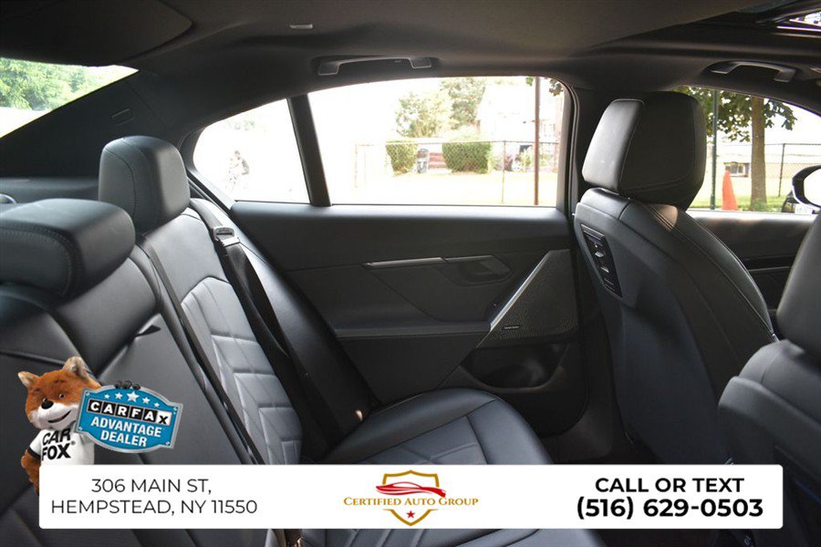 Used 2025 BMW 530i RWD image 23