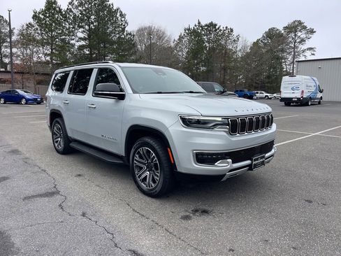 Used 2024 Jeep Wagoneer Series II image 4