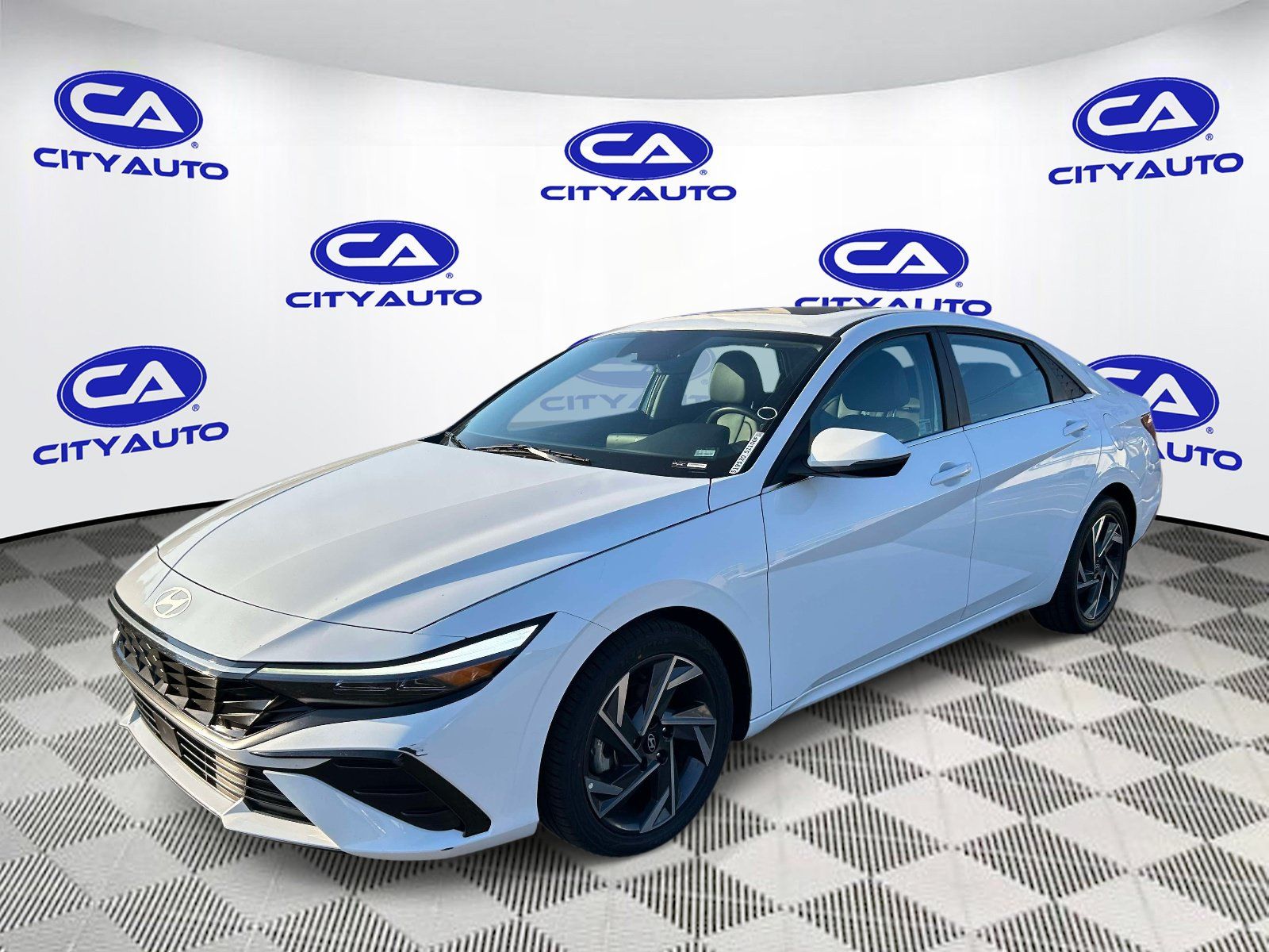 Used 2025 Hyundai Elantra Limited FWD image 9