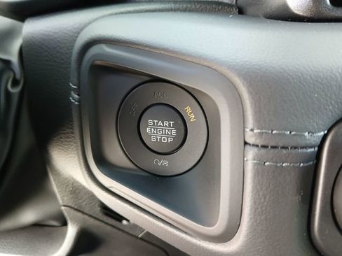 New 2025 Jeep Wrangler Unlimited Sahara w/ Technology Group AWD/4WD image 27