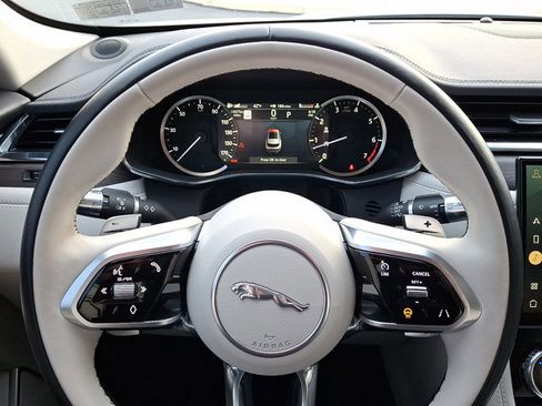 Used 2022 Jaguar F-PACE S image 21