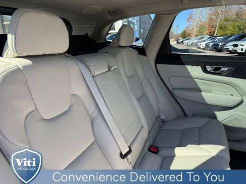 Certified 2023 Volvo XC60 B5 Ultimate w/ Climate Package image 28