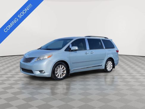 Used 2015 Toyota Sienna Limited Premium FWD image 4