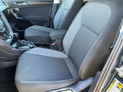 Used 2018 Volkswagen Tiguan S image 19