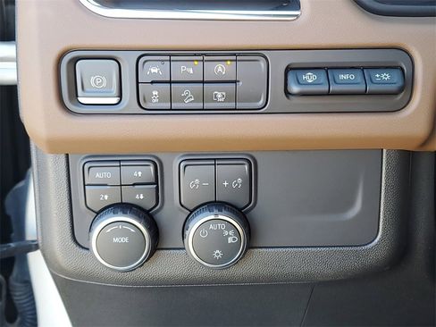 Used 2023 Chevrolet Tahoe High Country w/ LPO, Illumination Package image 21