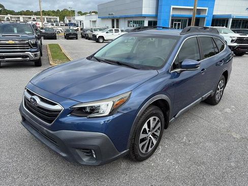 Used 2020 Subaru Outback Premium AWD/4WD image 2