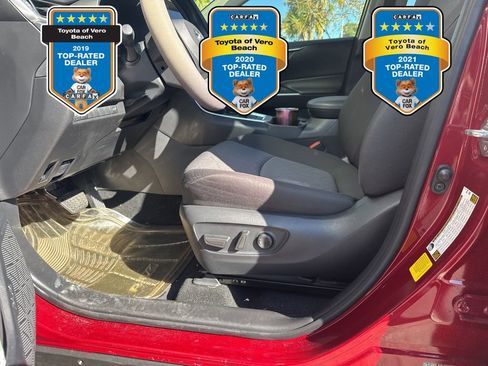 Used 2024 Toyota RAV4 XLE image 4