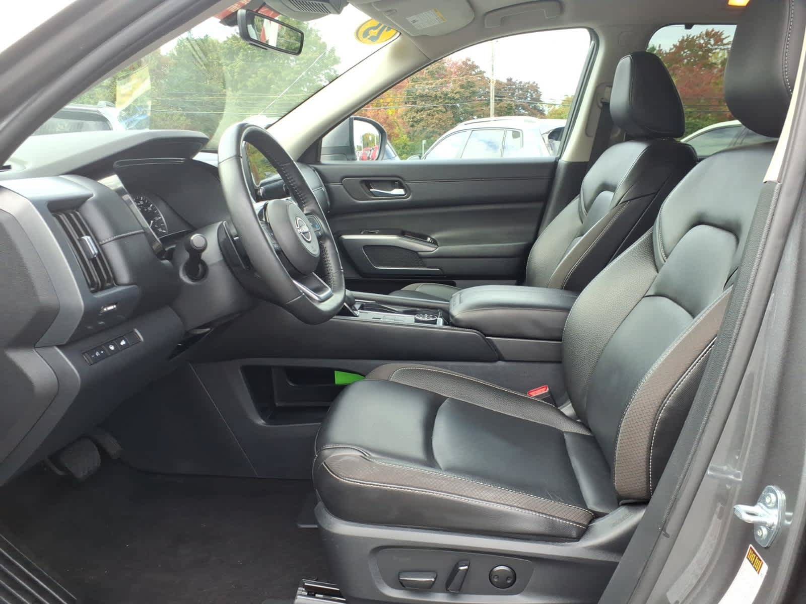 Certified 2025 Nissan Pathfinder SL AWD/4WD image 11