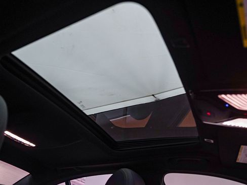 Certified 2023 BMW 530e RWD image 18