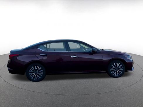 Used 2025 Nissan Altima 2.5 SV image 17