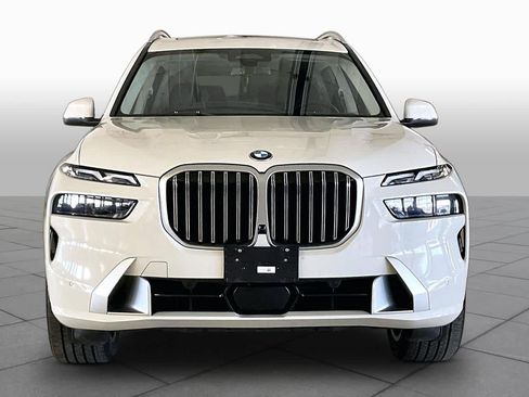 Used 2026 BMW X7 xDrive40i AWD/4WD image 3