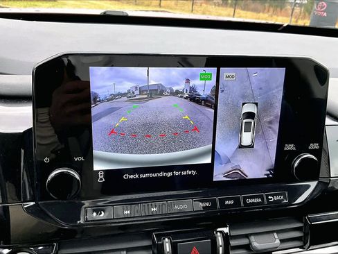 Used 2022 Nissan Pathfinder SL w/ Lighting Package (N92) image 25