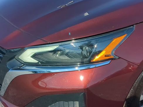 Used 2024 Nissan Altima 2.5 SV FWD image 10