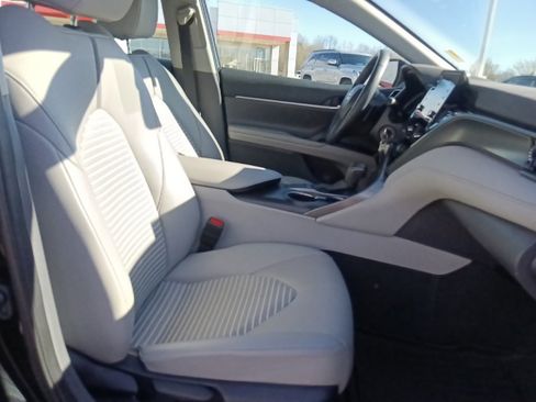 Used 2023 Toyota Camry SE image 31