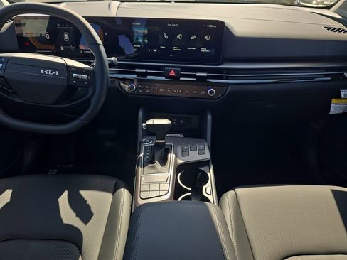 New 2026 Kia Sportage EX FWD image 15