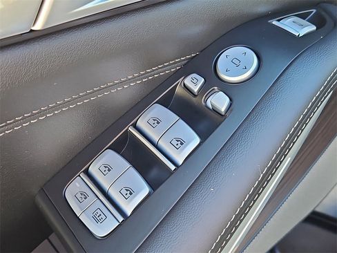 Used 2024 BMW X7 xDrive40i image 32