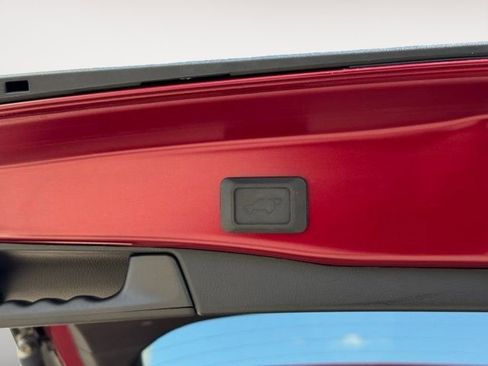 Certified 2022 Toyota RAV4 XLE Premium AWD/4WD image 39