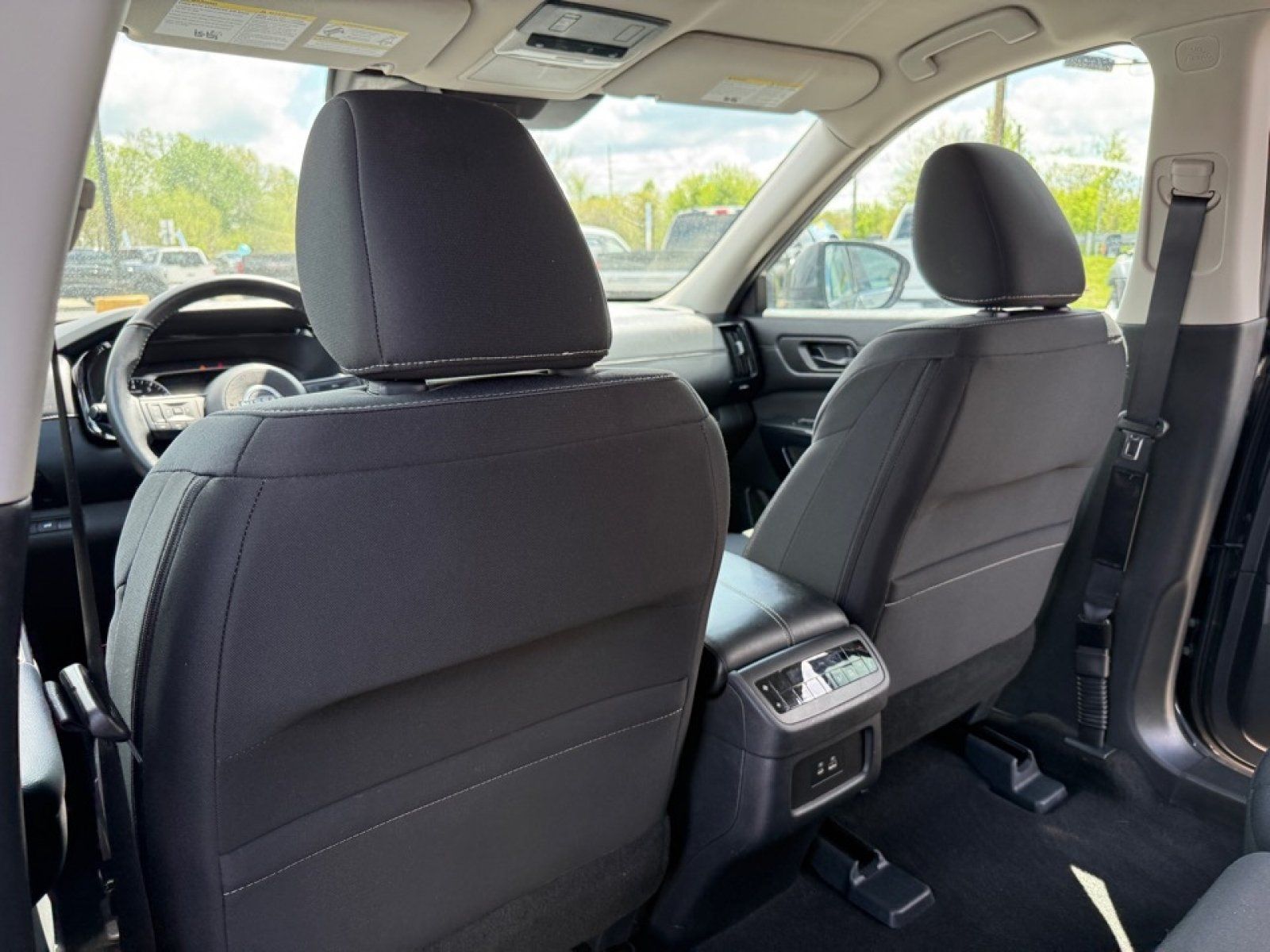 Used 2025 Nissan Pathfinder SV FWD image 18