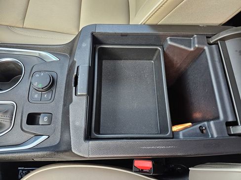 Certified 2023 Chevrolet Traverse Premier image 33