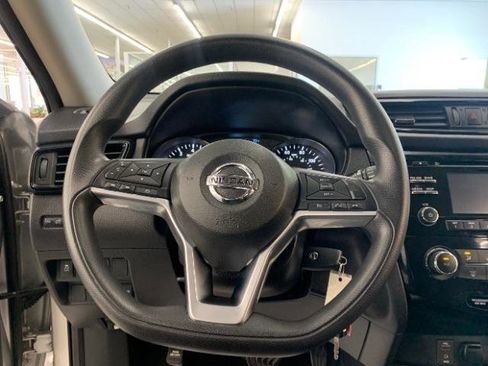 Used 2017 Nissan Rogue S FWD image 9