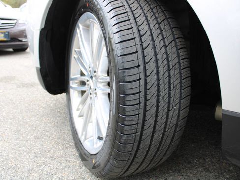 Used 2019 Lincoln MKT AWD image 19