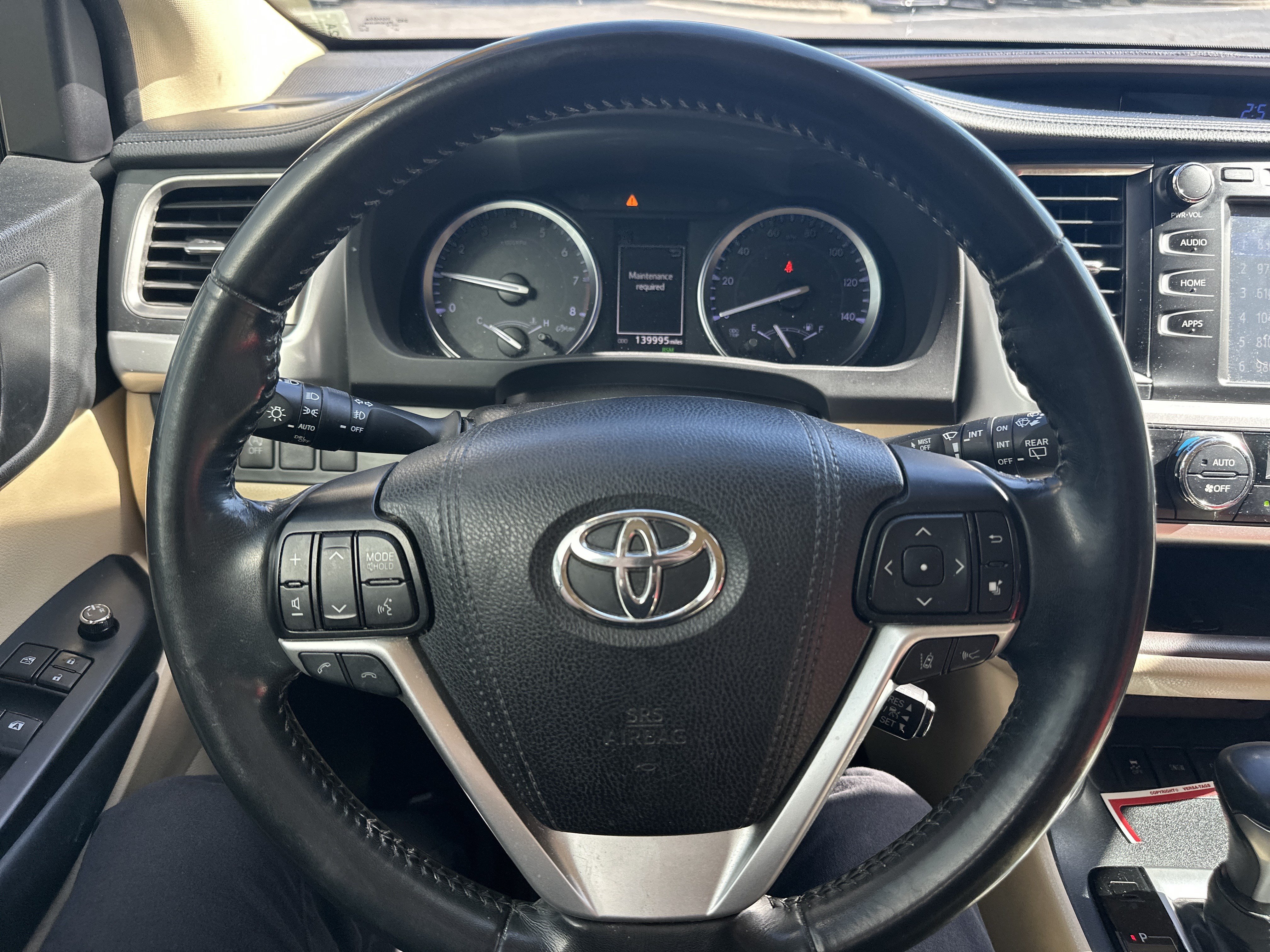 Used 2019 Toyota Highlander XLE AWD/4WD image 17