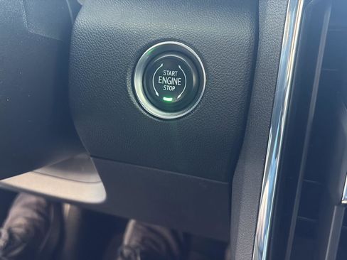 Used 2024 GMC Acadia Elevation image 23