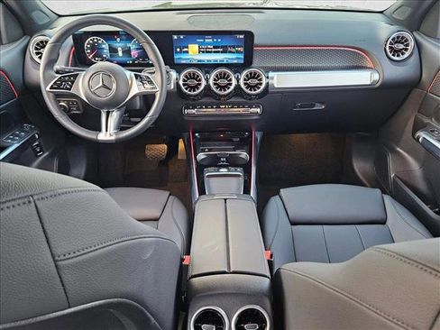 Used 2025 Mercedes-Benz GLB 250 image 16