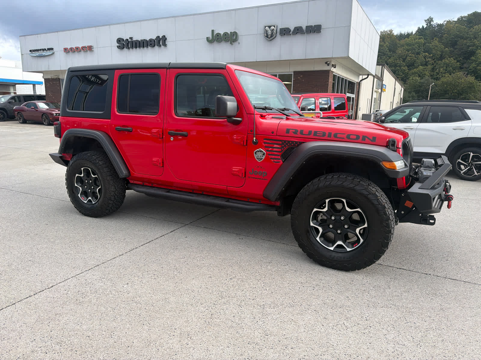 Used 2023 Jeep Wrangler Unlimited Rubicon w/ LED Lighting Group AWD/4WD image 2