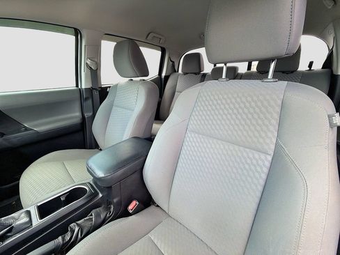 Used 2021 Toyota Tacoma SR AWD/4WD image 11