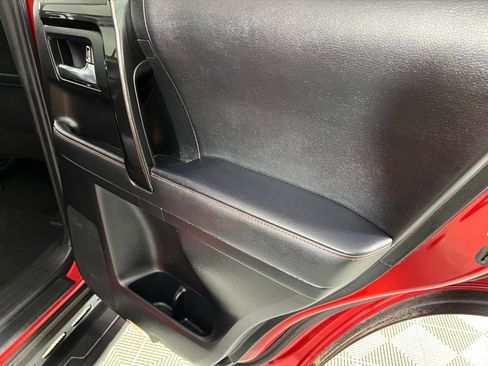 Used 2021 Toyota 4Runner Venture image 32