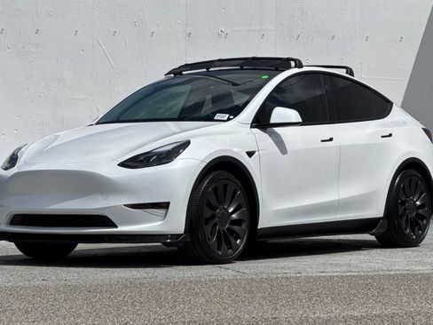 Used 2023 Tesla Model Y Performance AWD/4WD image 7
