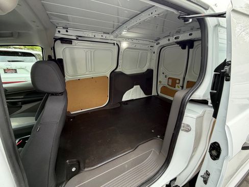 Used 2023 Ford Transit Connect XL FWD image 18