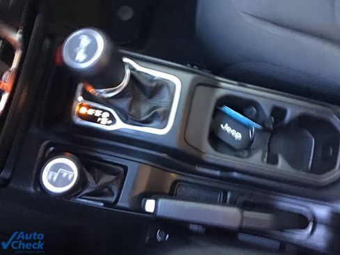 Used 2023 Jeep Wrangler Sport S image 37