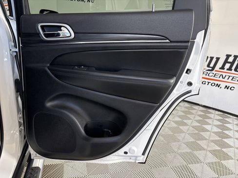 Used 2022 Jeep Grand Cherokee Limited image 25