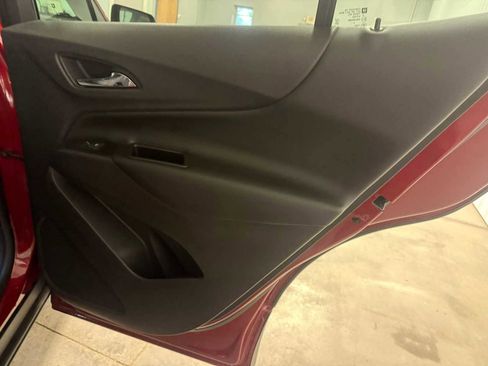 Used 2020 Chevrolet Equinox LT FWD image 26
