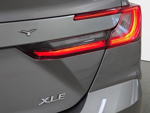 Used 2025 Toyota Camry XLE image 30