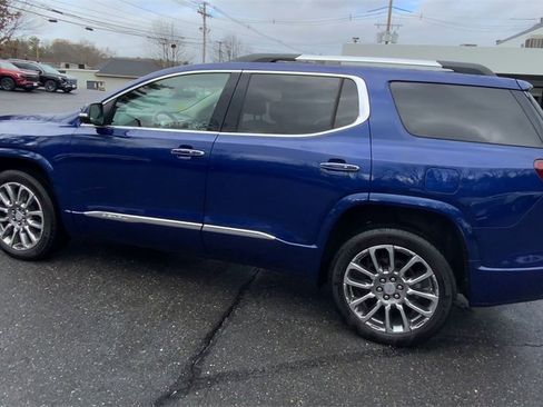 Used 2023 GMC Acadia Denali w/ Denali Technology Package image 7