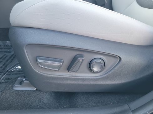 New 2025 Toyota RAV4 XLE image 21