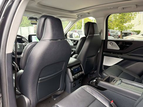 Used 2025 Lincoln Aviator Reserve w/ Equipment Group 201A AWD/4WD image 12