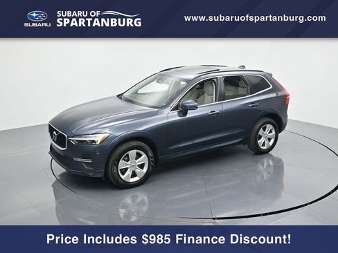 Used 2022 Volvo XC60 B5 Momentum image 38